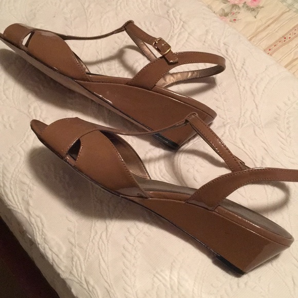 Vaneli patent leather sandals - Picture 4 of 4